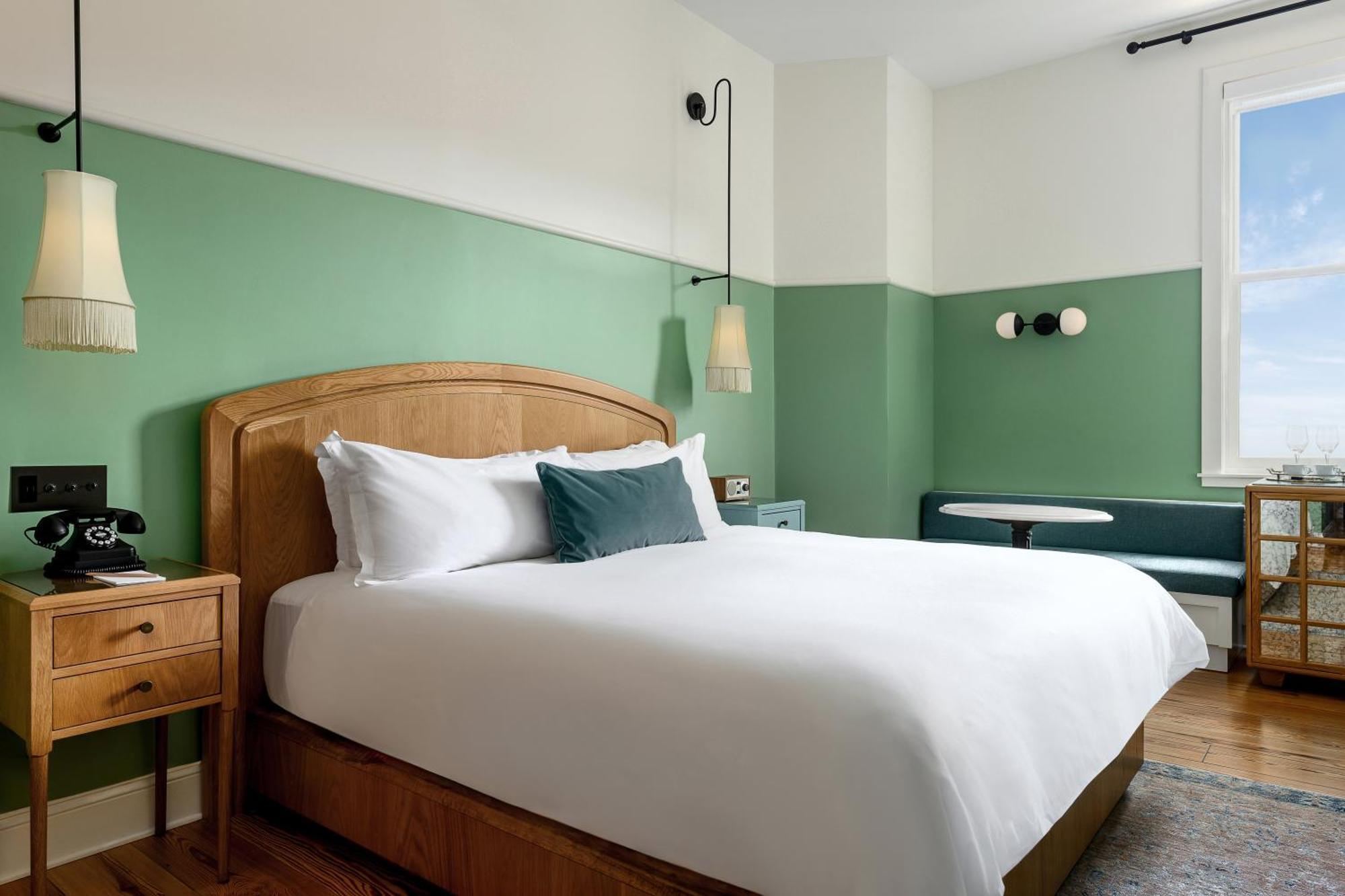 The Drayton Hotel Savannah, Curio Collection By Hilton Exterior photo